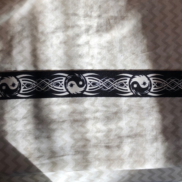 ( Sold ) Ying Yang Guitar Strap - Picture 2 of 5